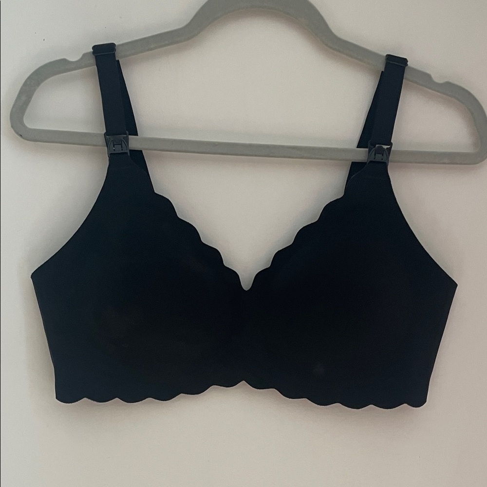 Momcozy Seamless Lightly Lined Nursing Bra. Size L